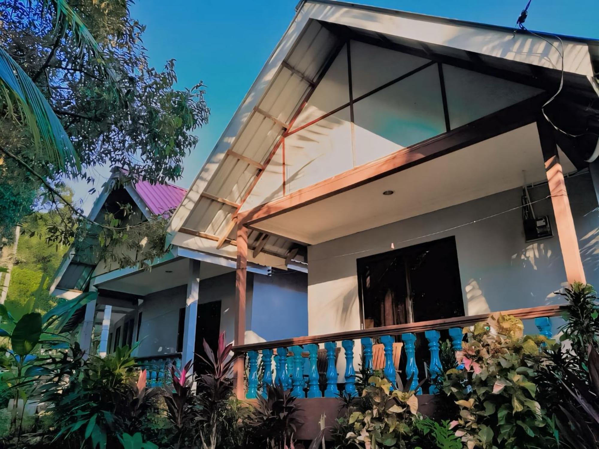 Fiqthya Chalet & Cafe Kampong Ayer Batang Exterior foto